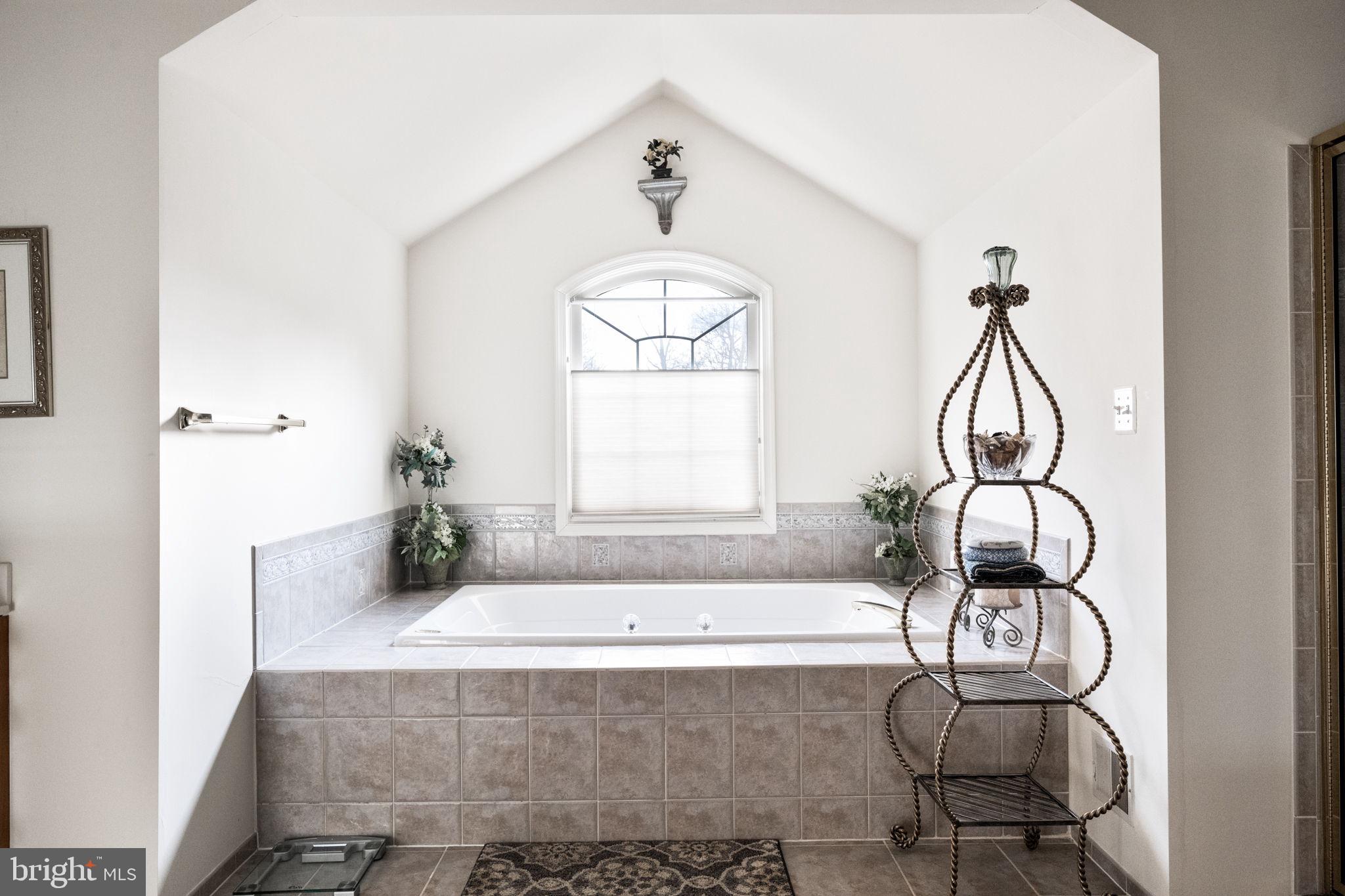 SHERWOOD FOREST - Residential