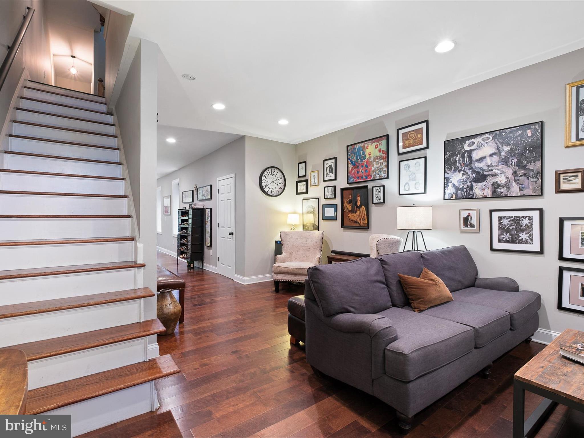 808 N VAN BUREN STREET