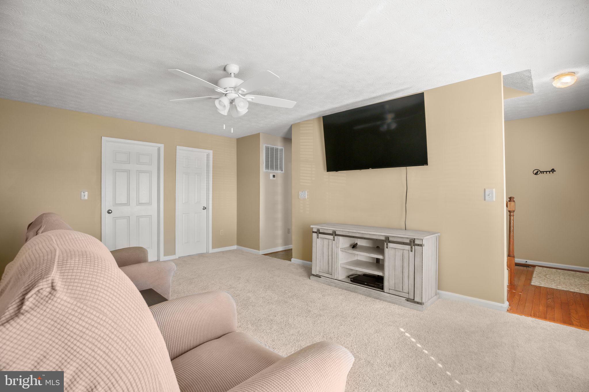 HUNTINGTON MEADOWS - Residential