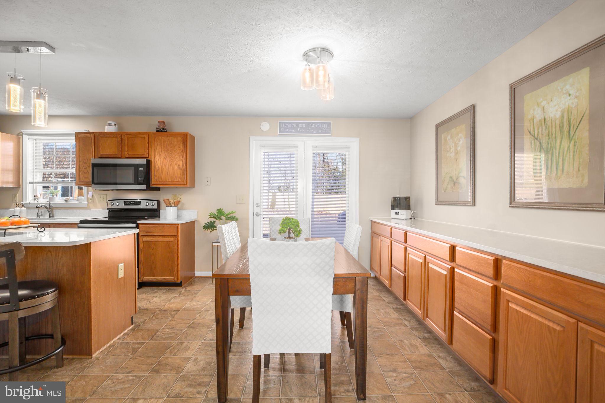 HUNTINGTON MEADOWS - Residential