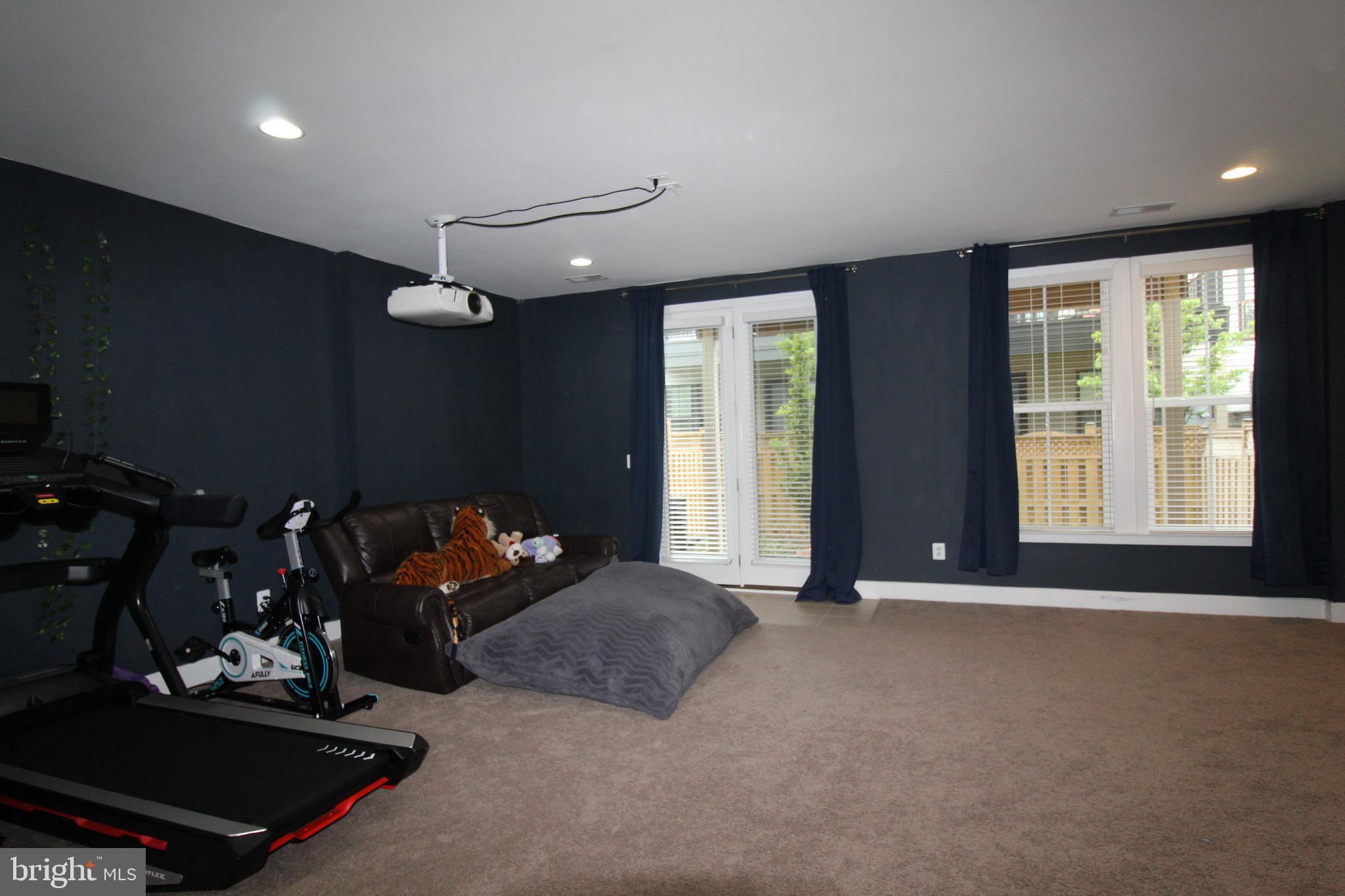 BRAMBLETON TOWN CENTER - Residential Lease