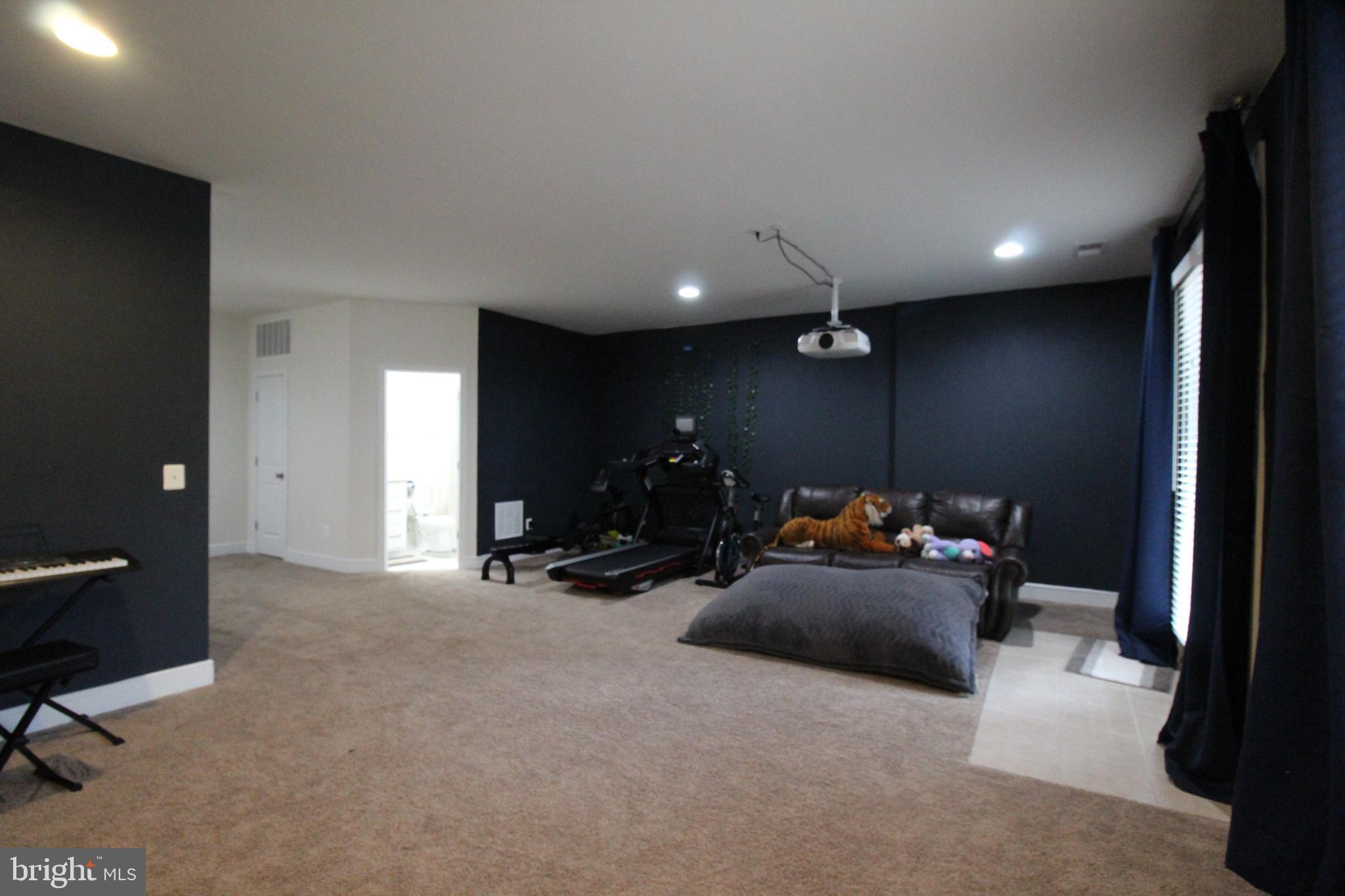 BRAMBLETON TOWN CENTER - Residential Lease