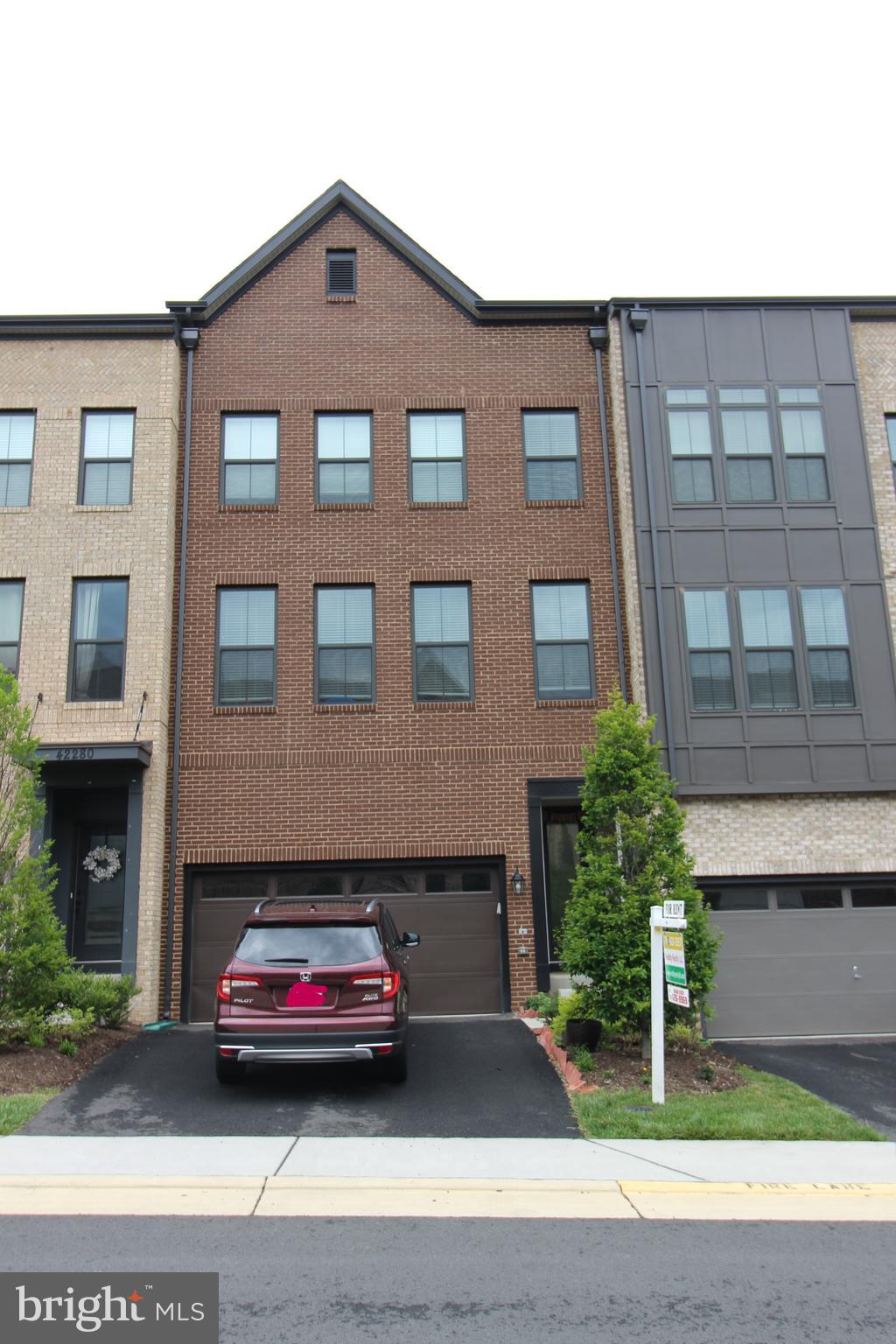 BRAMBLETON TOWN CENTER - Residential Lease