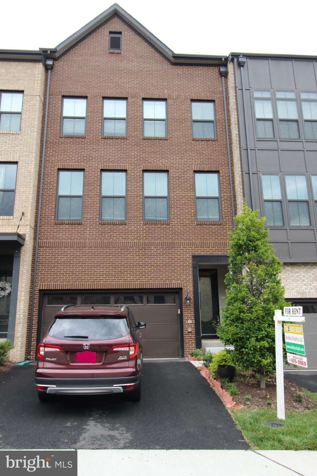 BRAMBLETON TOWN CENTER - Residential Lease