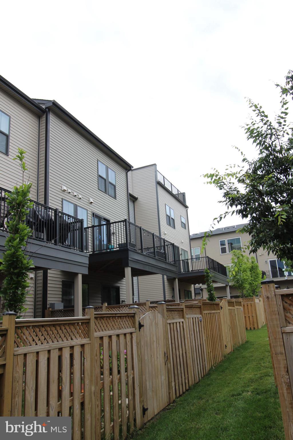 BRAMBLETON TOWN CENTER - Residential Lease