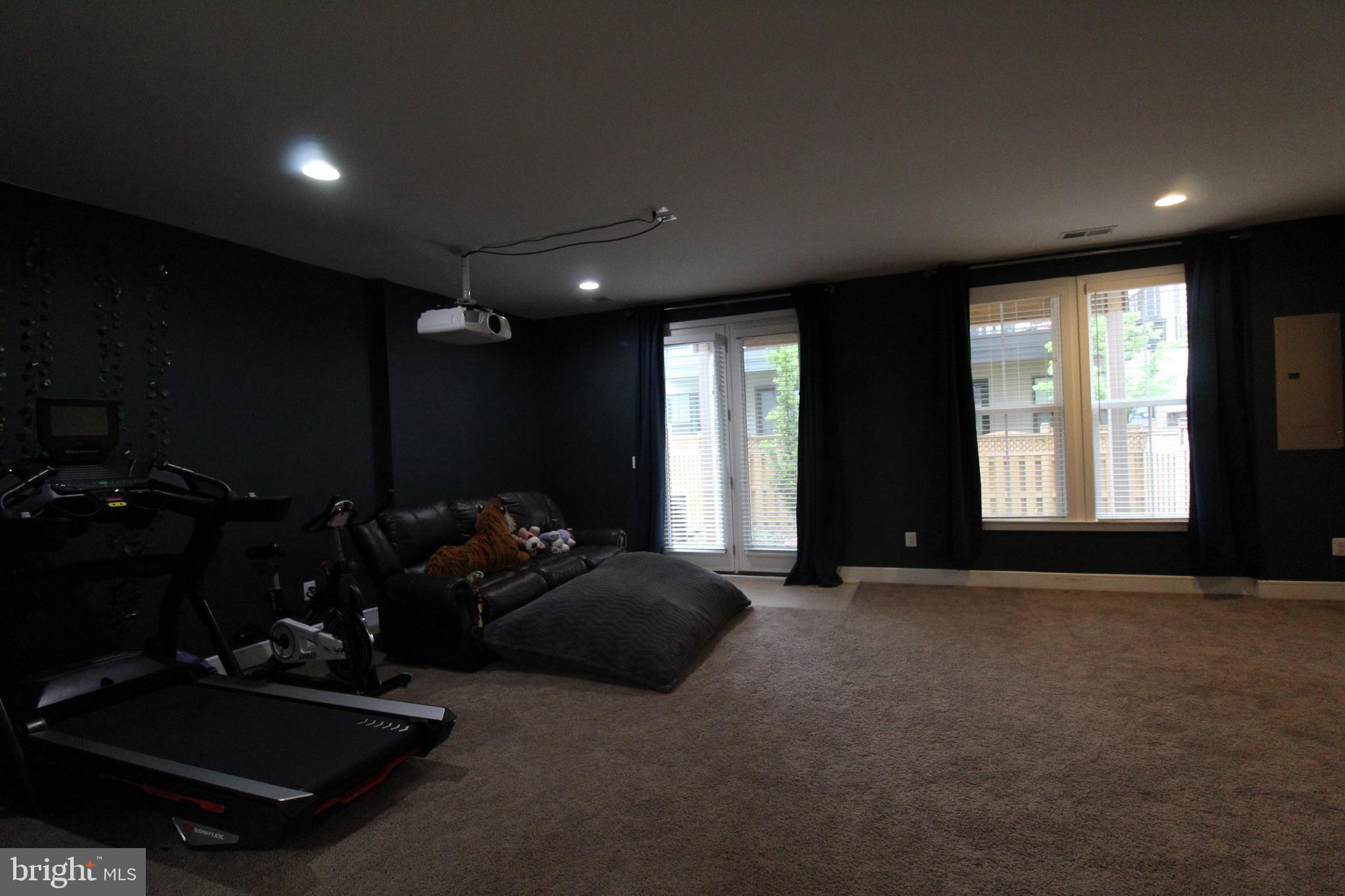 BRAMBLETON TOWN CENTER - Residential Lease