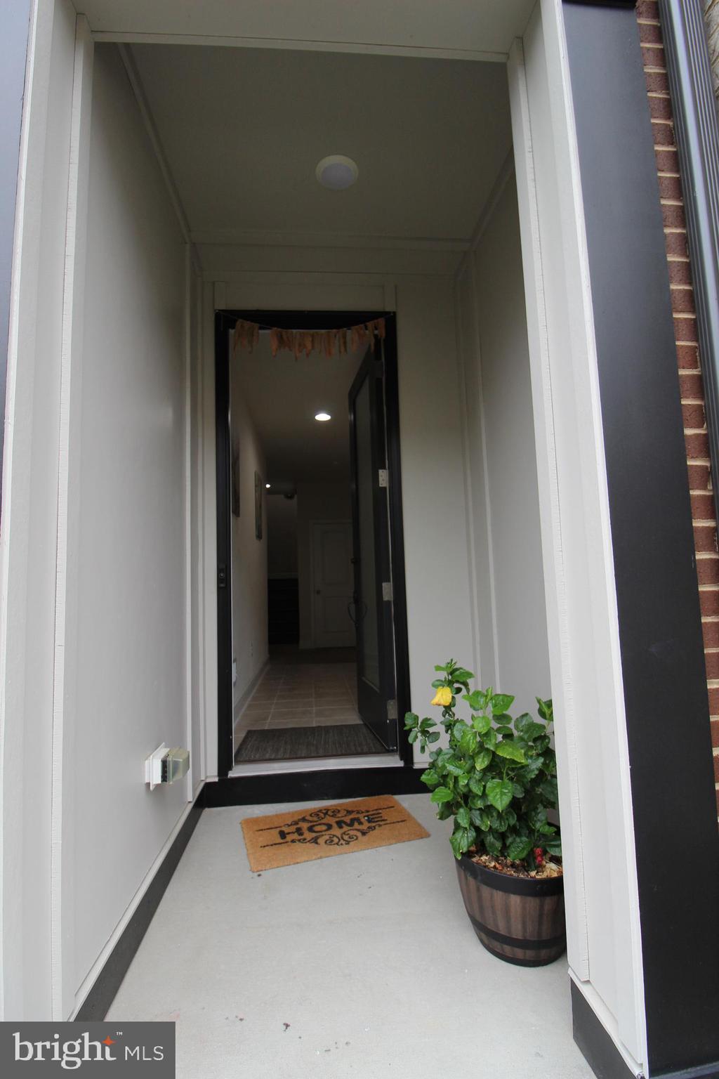 BRAMBLETON TOWN CENTER - Residential Lease