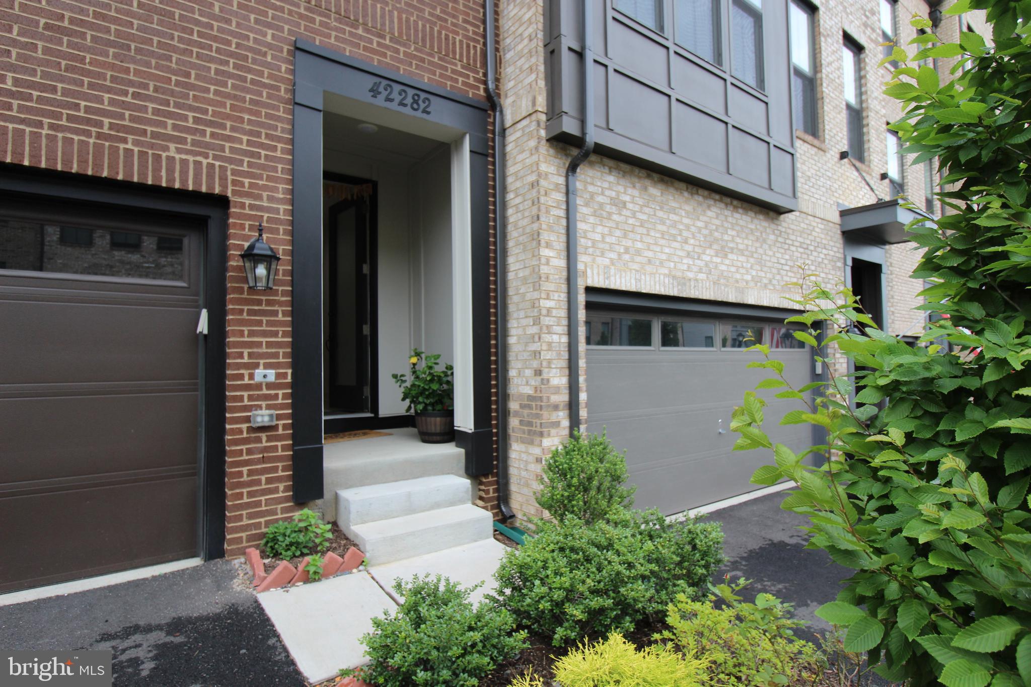 BRAMBLETON TOWN CENTER - Residential Lease