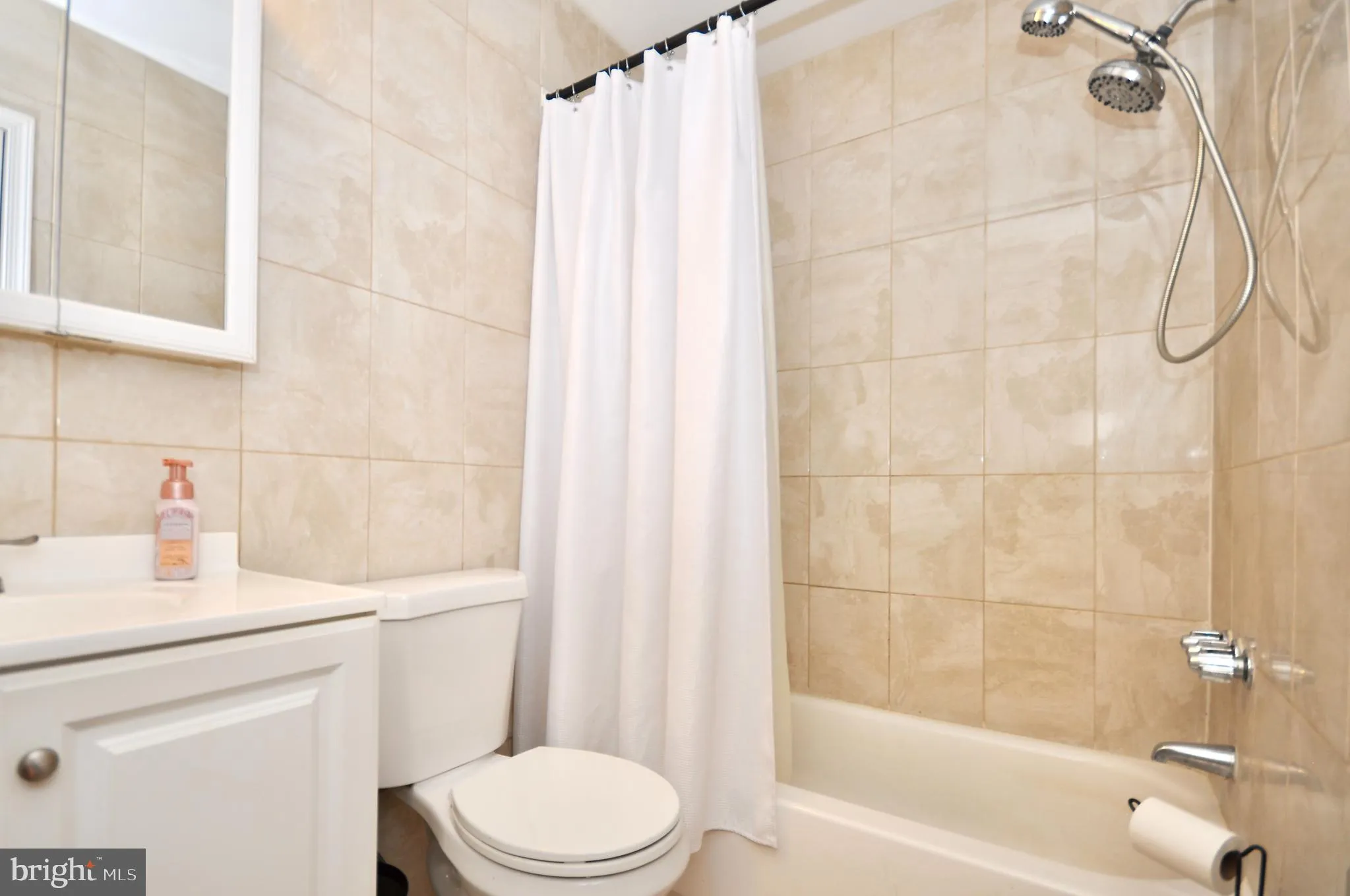 Philadelphia, Pennsylvania 19154, United States, 3 Bedrooms Bedrooms, ,2 BathroomsBathrooms,Residential,Contingent,144252