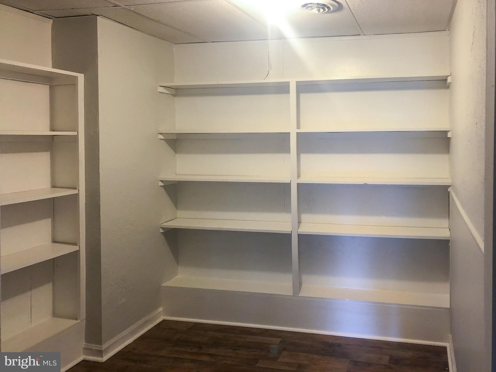 VAN BIBBER MANOR - Residential