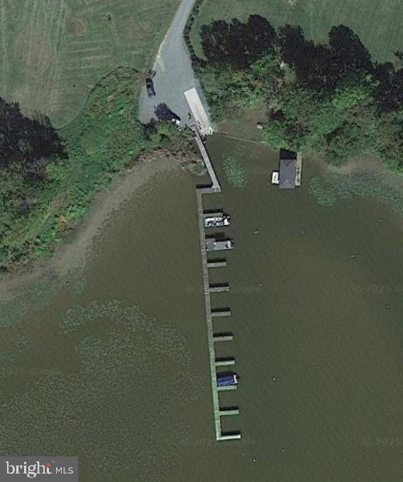 LANDS END ON LAKE ANNA - Residential