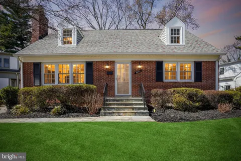 9804 Ashburton Lane, Bethesda, MD MLS: MDMC2168174