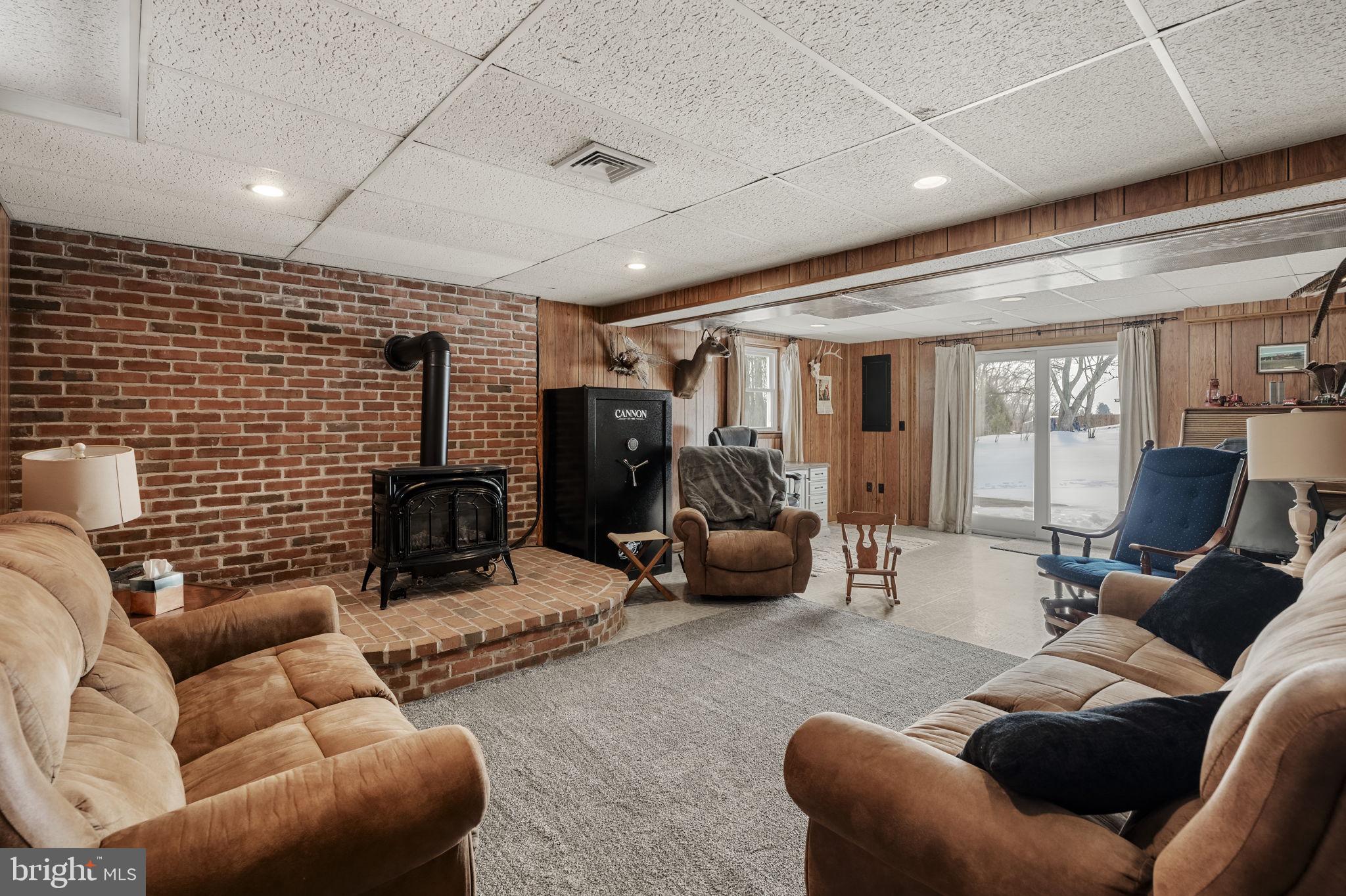 ELIZABETH TWP - Residential