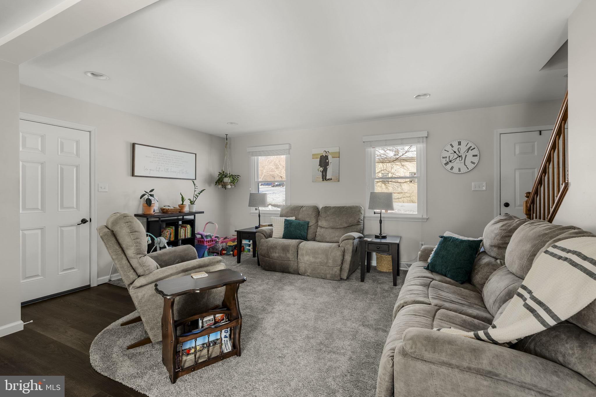 ELIZABETH TWP - Residential