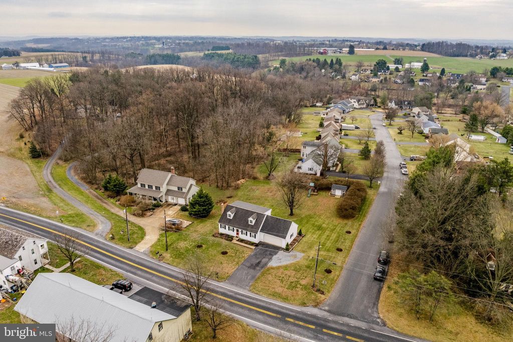 Photo of 646 W Brubaker Valley Road, LITITZ, PA 17543 (MLS # PALA2084690)