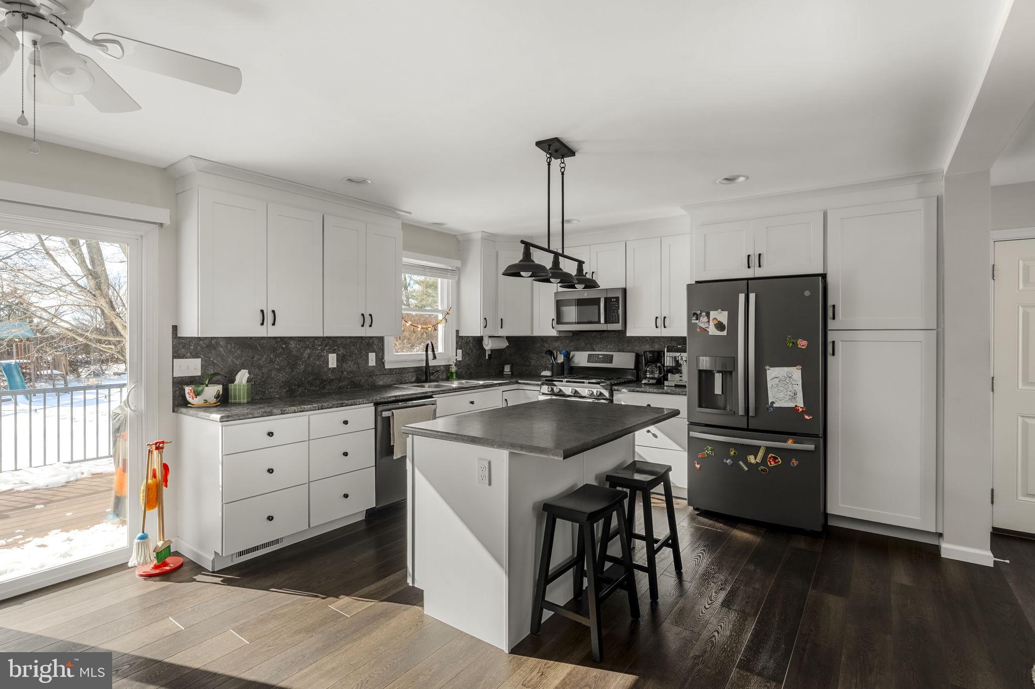 ELIZABETH TWP - Residential