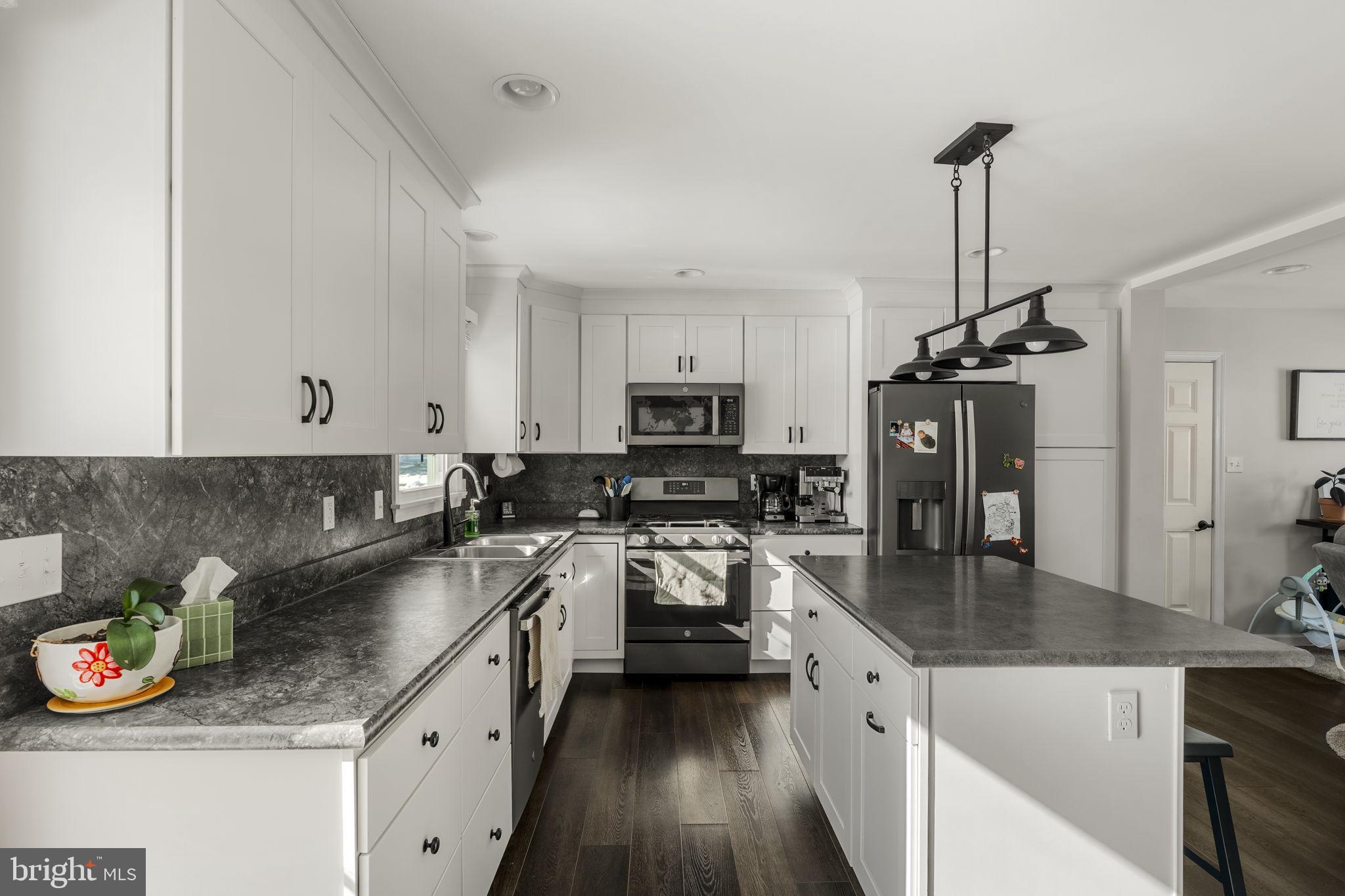 ELIZABETH TWP - Residential