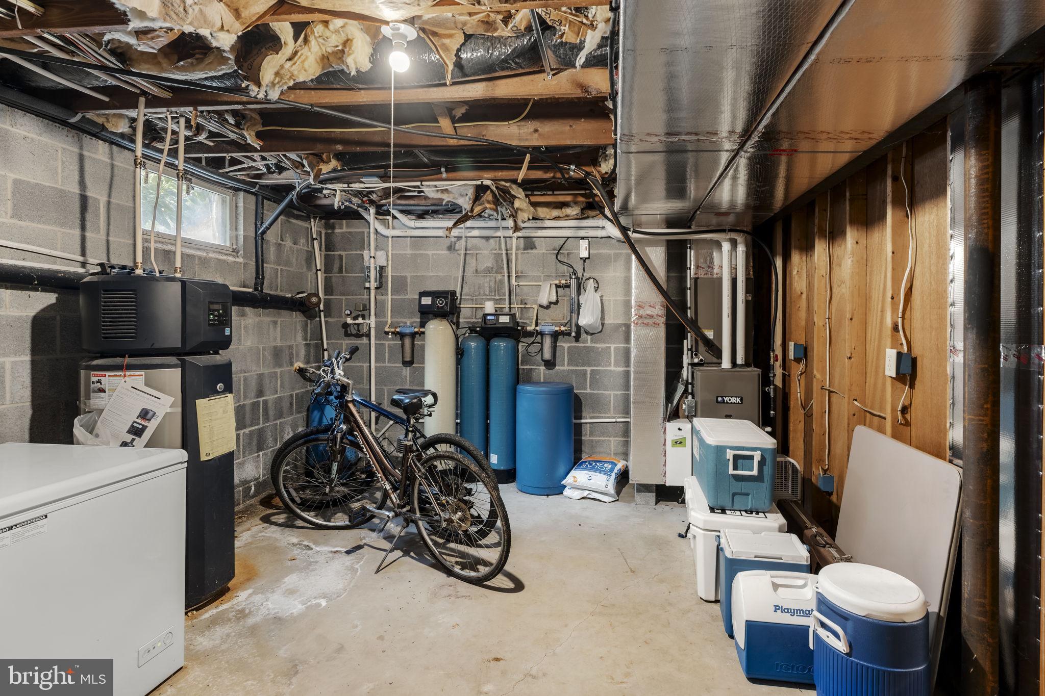 ELIZABETH TWP - Residential