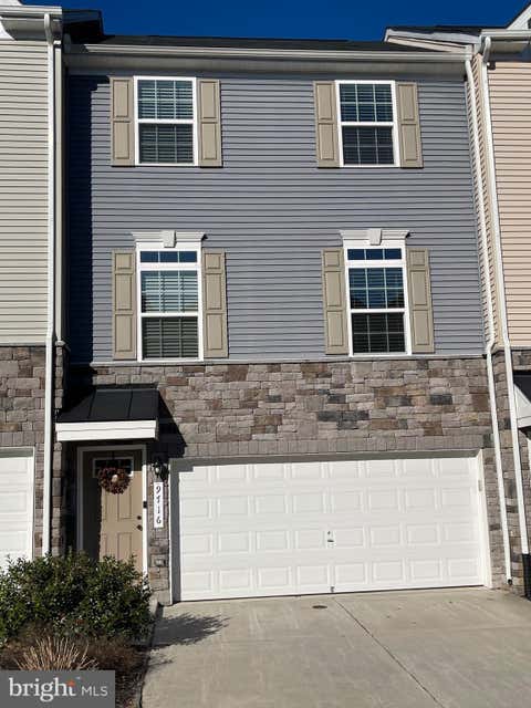 Townhouse For Rent - 9716 Cedarmass Circle<br/> FREDERICKSBURG, VA 22408