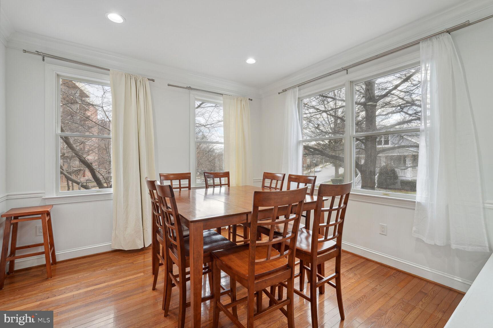 COURTHOUSE TRIANGLE - Residential Lease