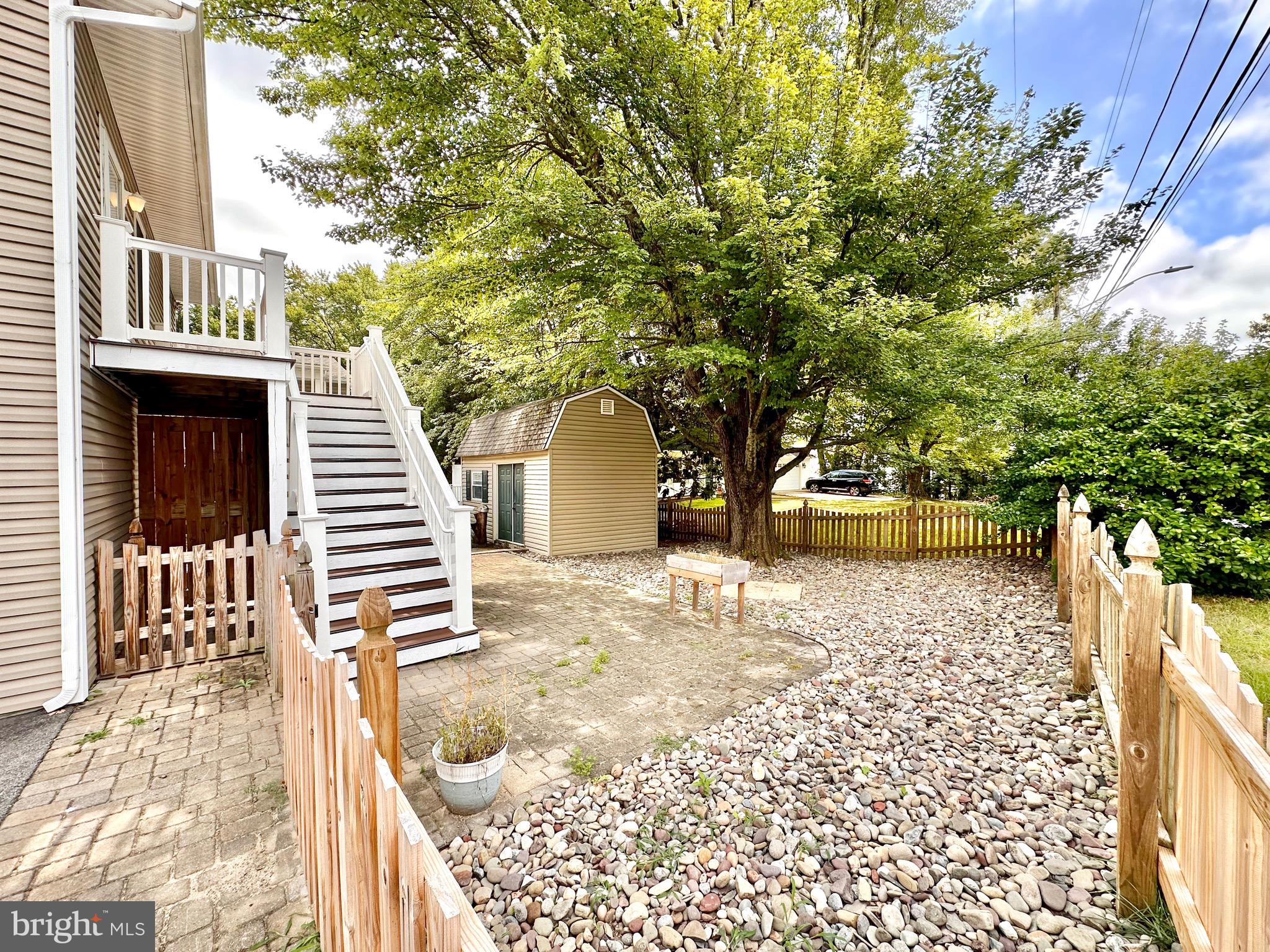 THOMPSON FARMS - Residential Lease