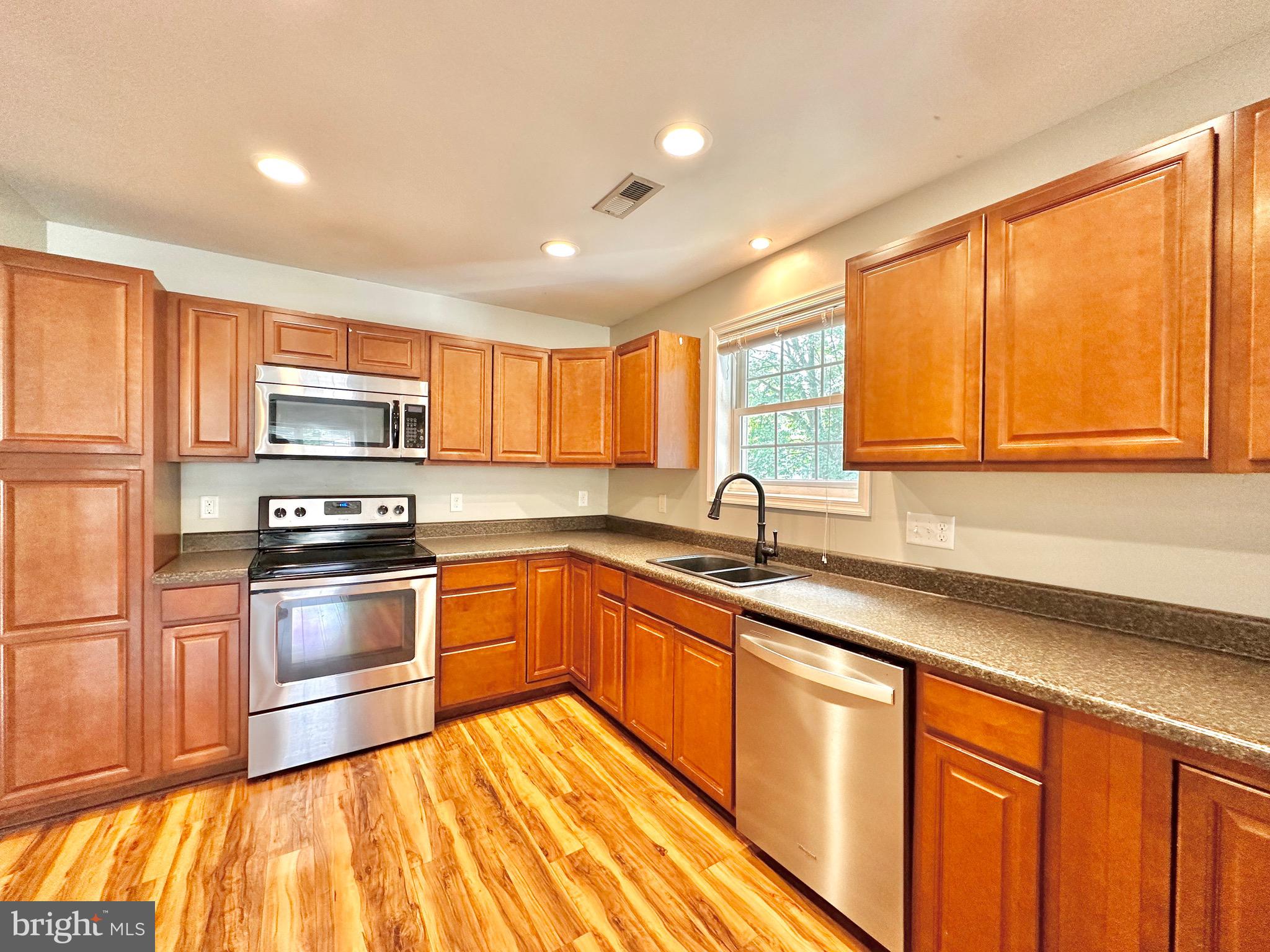 THOMPSON FARMS - Residential Lease