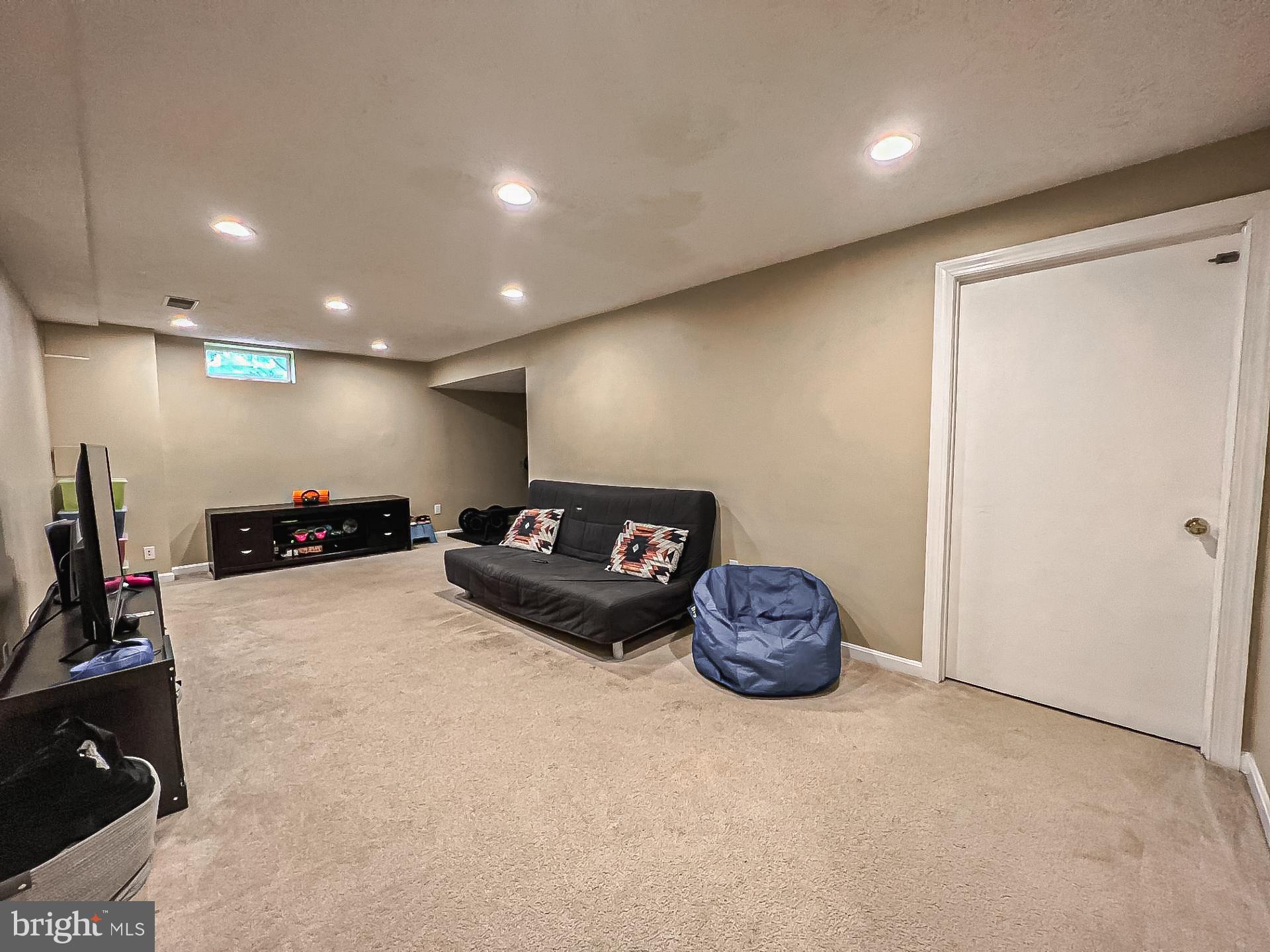 XANADU ESTATES - Residential Lease