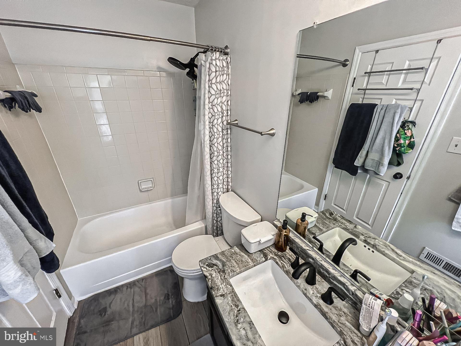 XANADU ESTATES - Residential Lease