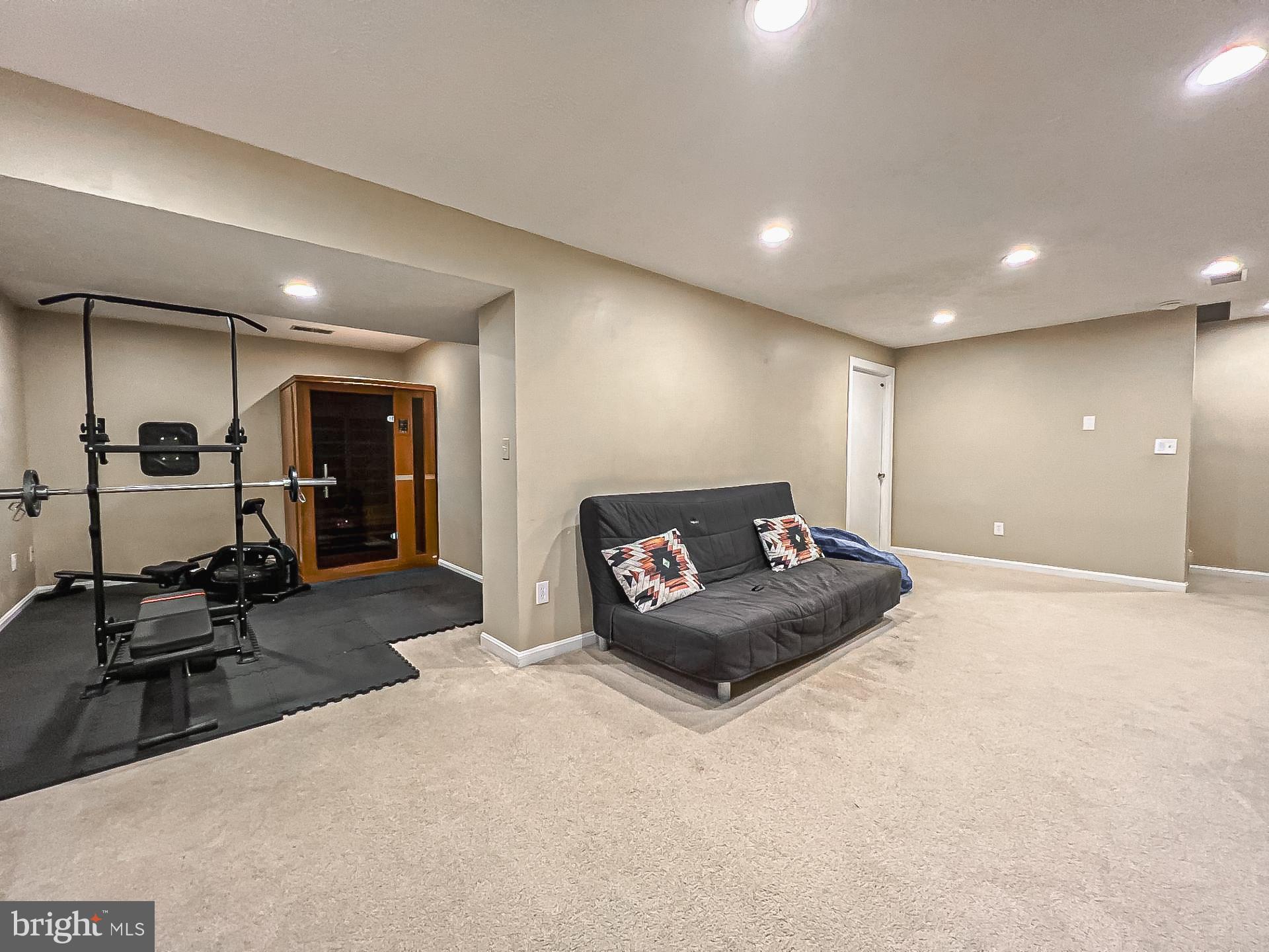 XANADU ESTATES - Residential Lease