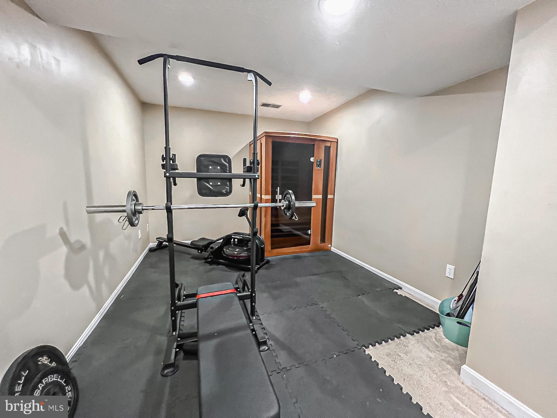 XANADU ESTATES - Residential Lease