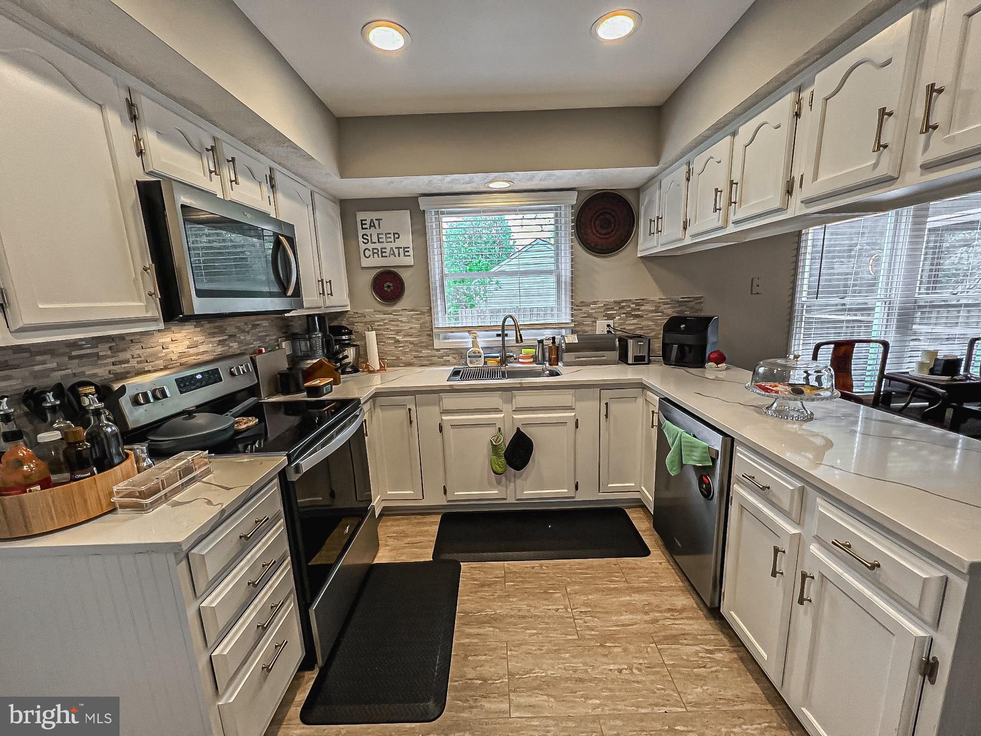 XANADU ESTATES - Residential Lease