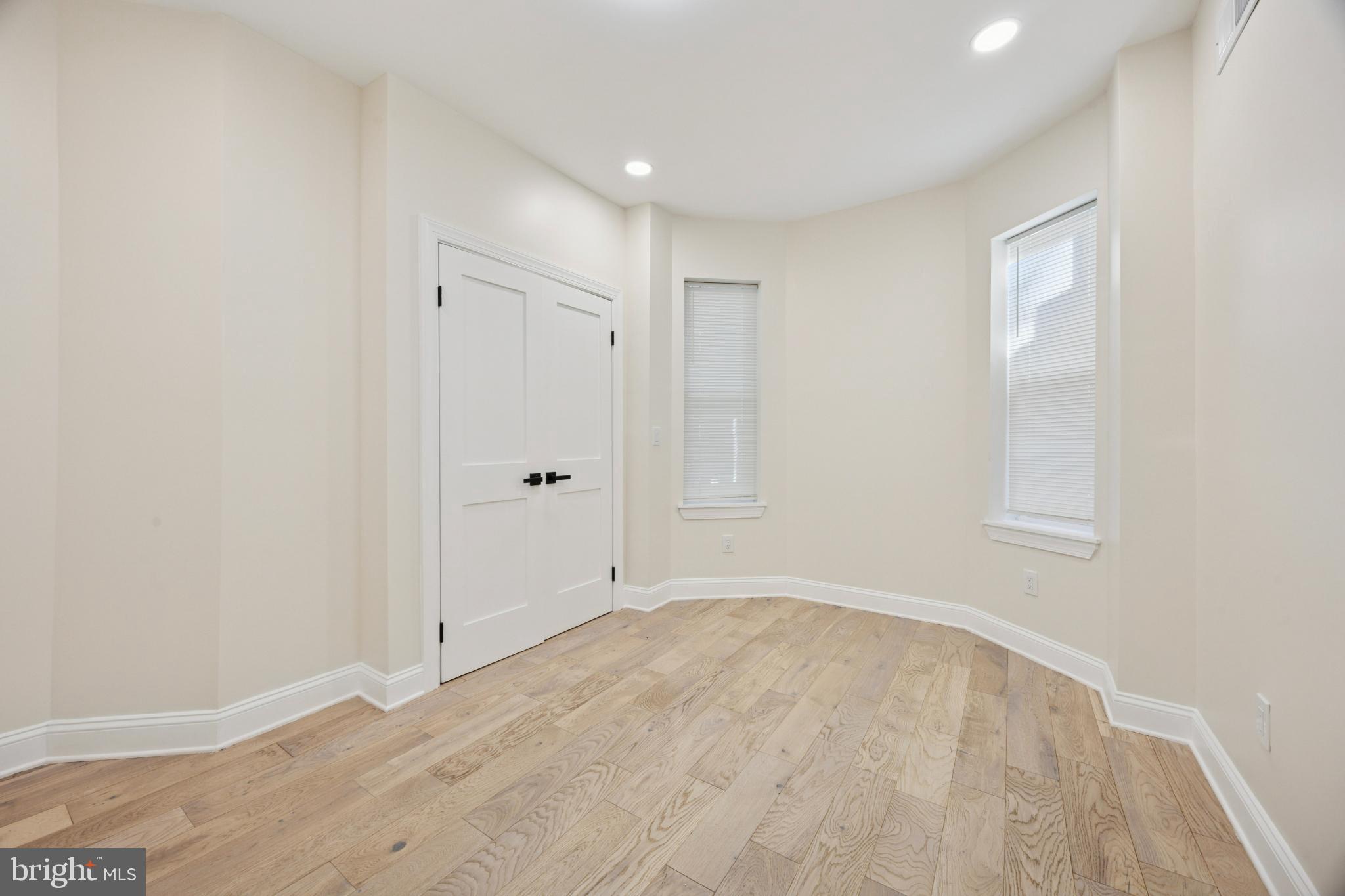 UNIVERSITY CITY - Residential