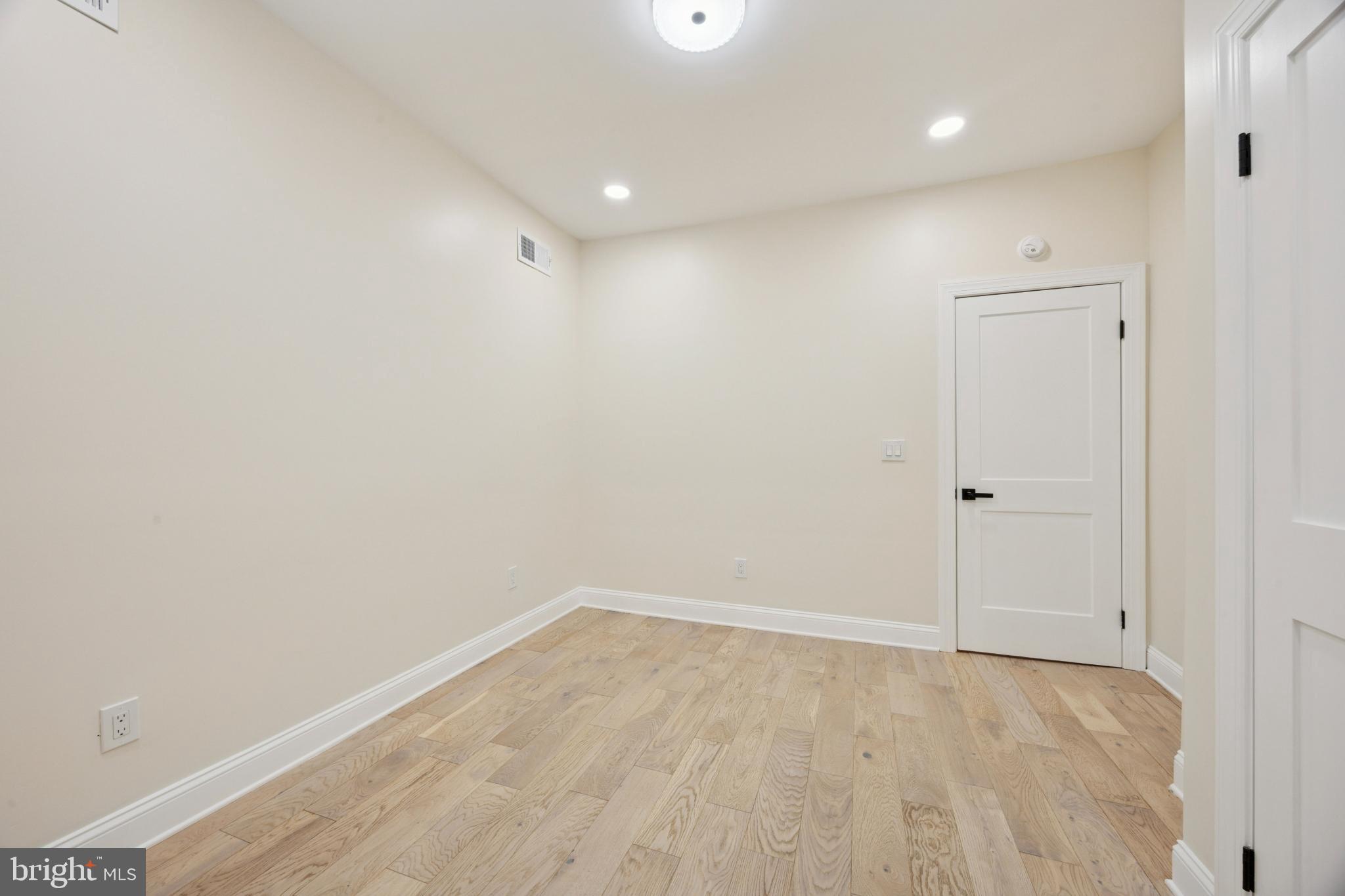 UNIVERSITY CITY - Residential