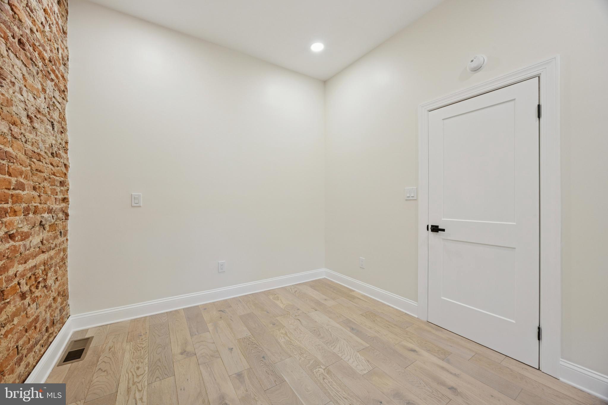 UNIVERSITY CITY - Residential