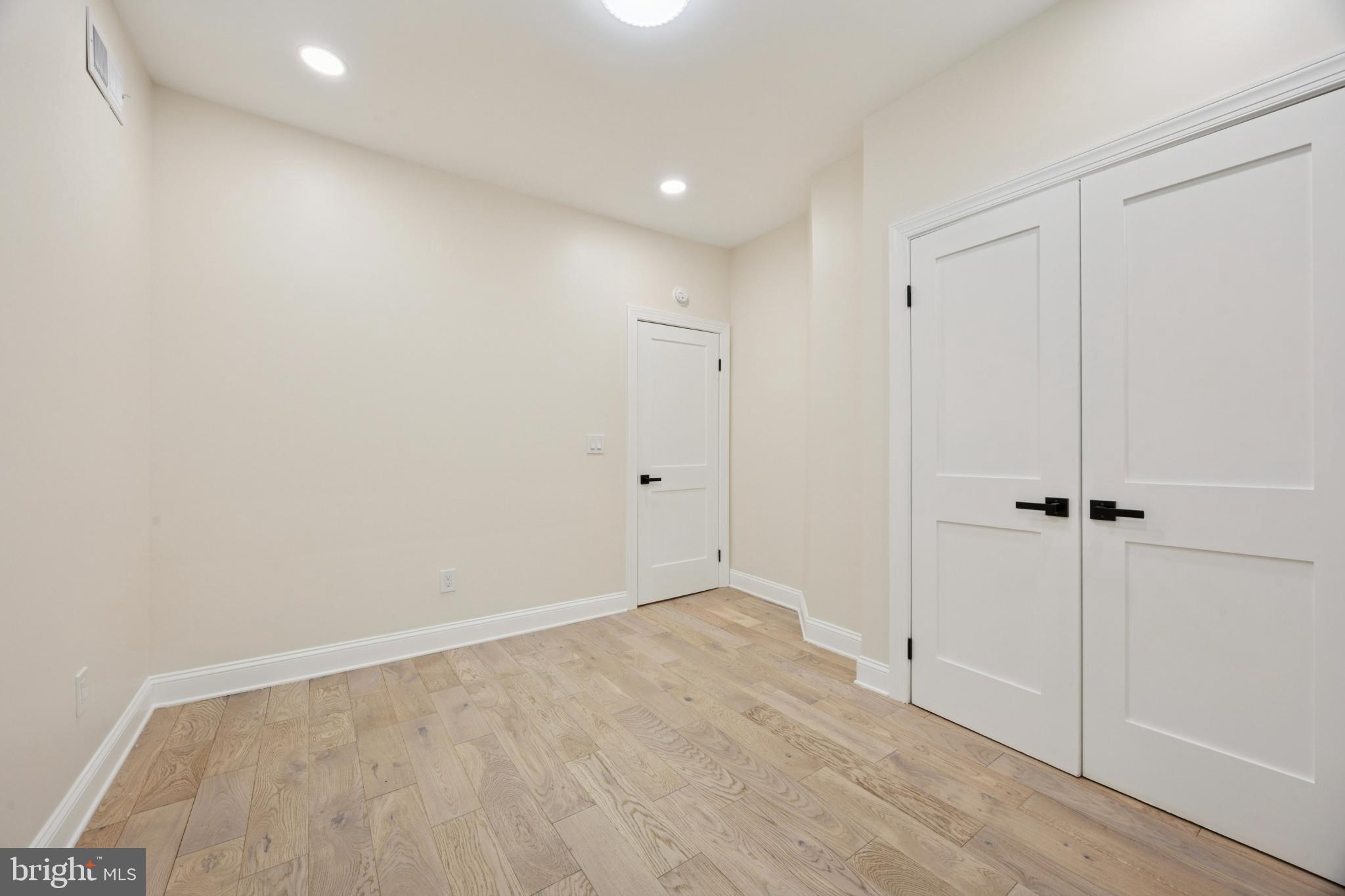 UNIVERSITY CITY - Residential