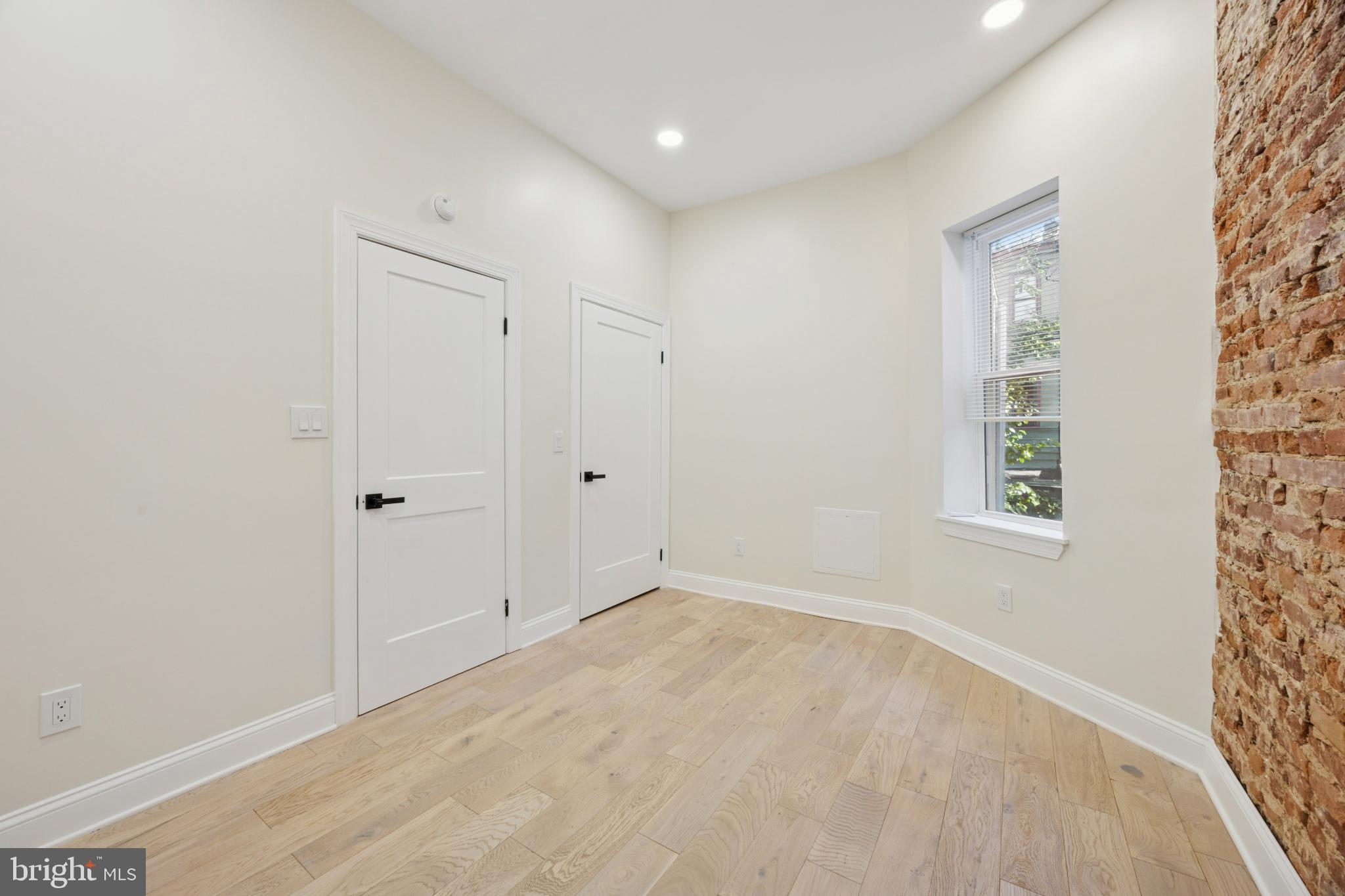 UNIVERSITY CITY - Residential