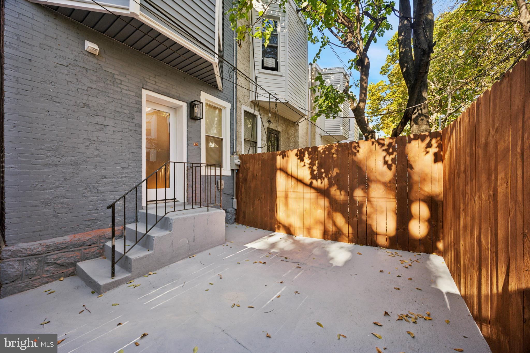 UNIVERSITY CITY - Residential