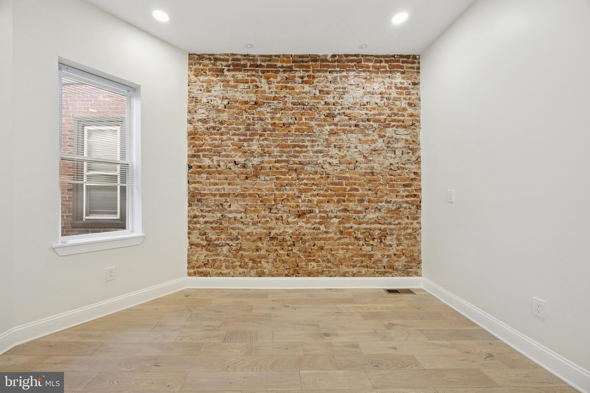 UNIVERSITY CITY - Residential