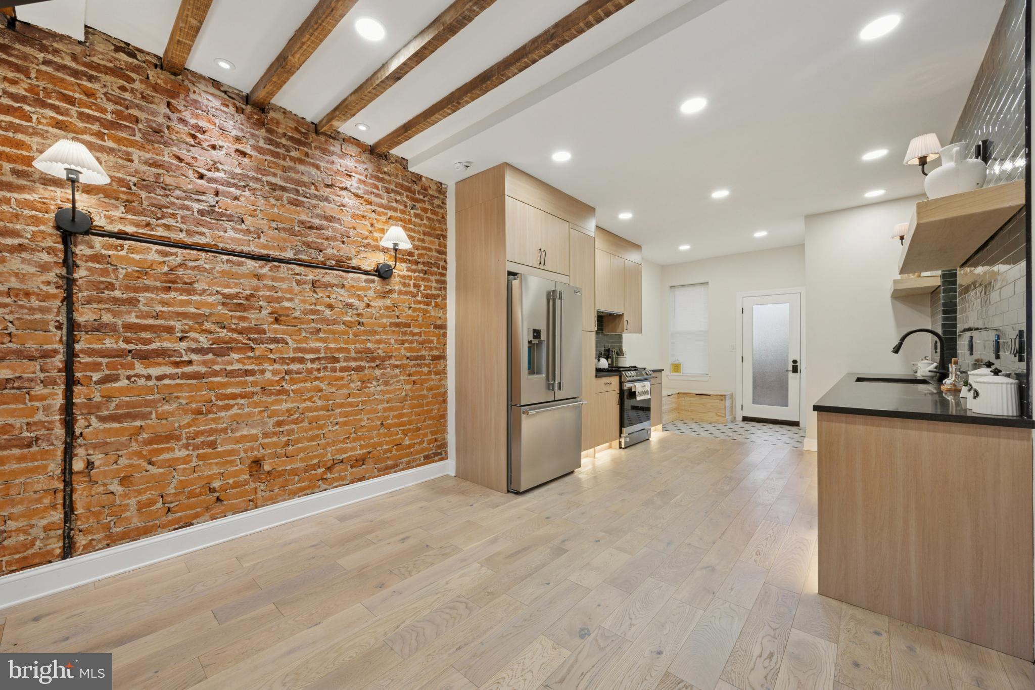 UNIVERSITY CITY - Residential