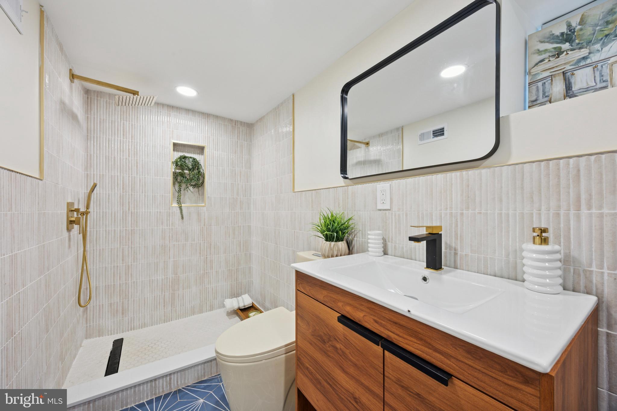 UNIVERSITY CITY - Residential