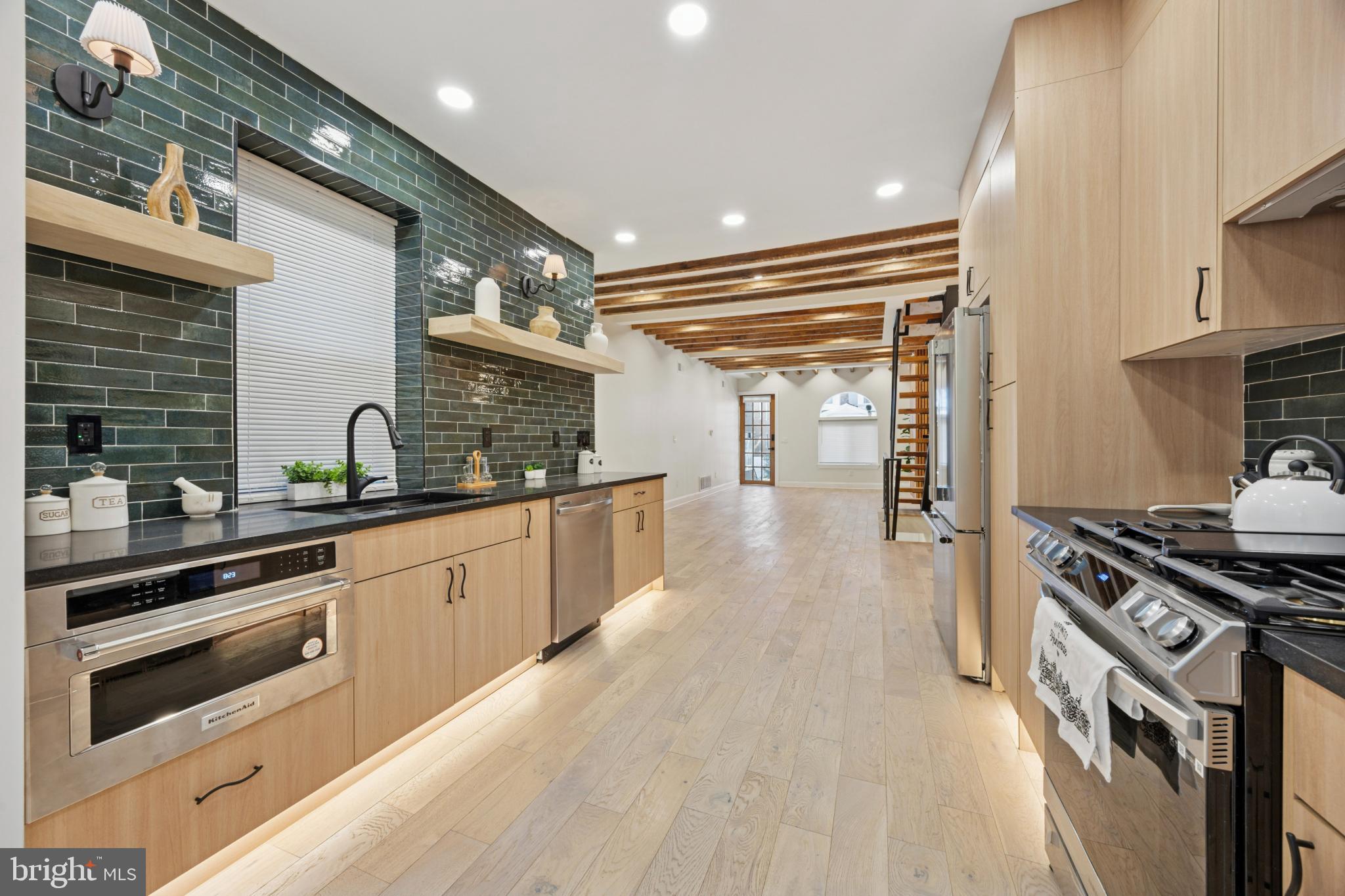 UNIVERSITY CITY - Residential