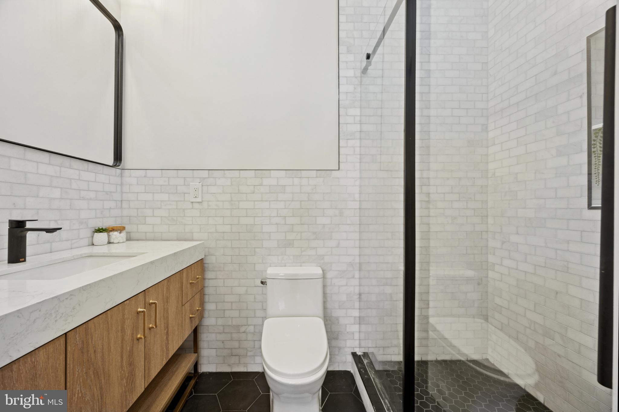 UNIVERSITY CITY - Residential