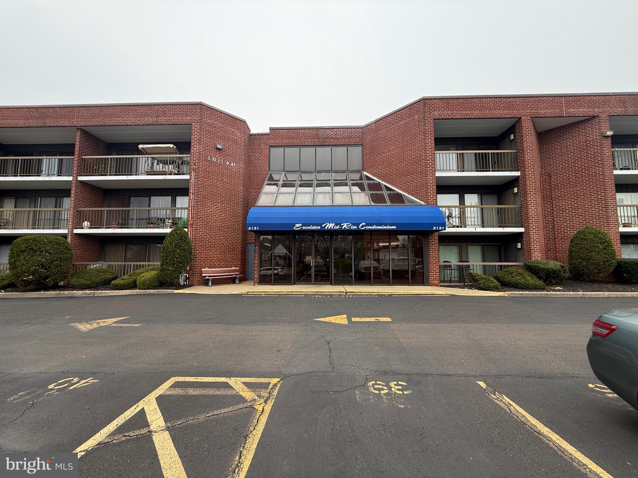 Welcome to this well-maintained 1-bedroom, 2-bathroom condo located on the desirable 3rd floor, offering a perfect blend of comfort and convenience. The open, bright living space provides a cozy retreat, with large windows that bring in natural light. Enjoy the luxury of two bathrooms, which are ideal for both privacy and guest convenience. This unit comes with the added benefits of an assigned parking space, so you'll never have to worry about finding a spot. Relax in the serene atmosphere of a quiet neighborhood, while still having access to fantastic community amenities, including a community center and a sparkling pool for ultimate relaxation and recreation. Perfectly located, this condo offers both peace and accessibility, making it an ideal choice for those seeking a comfortable, low-maintenance lifestyle. Don't miss out—schedule a showing today!
