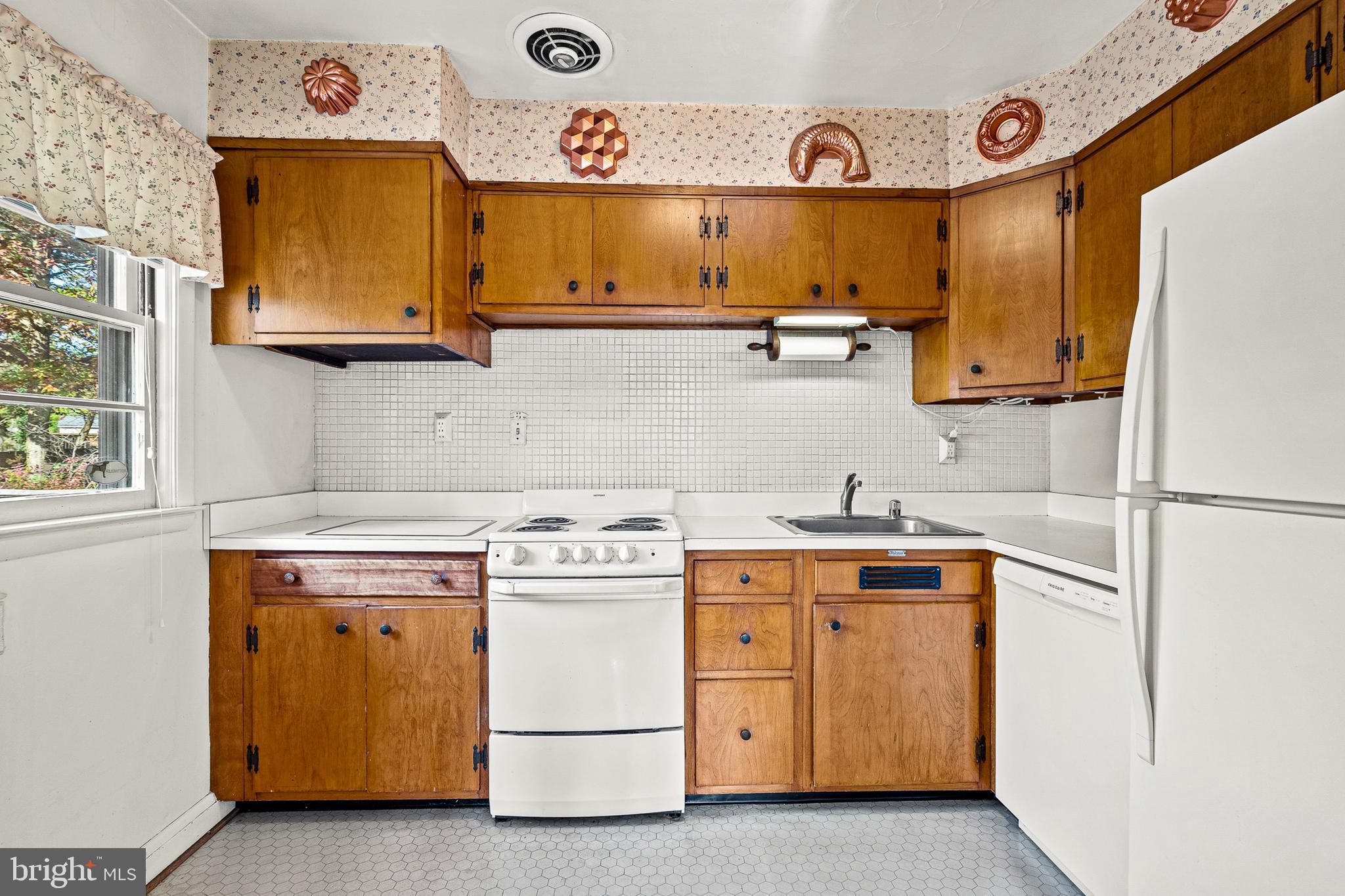 LUTHERVILLE - Residential