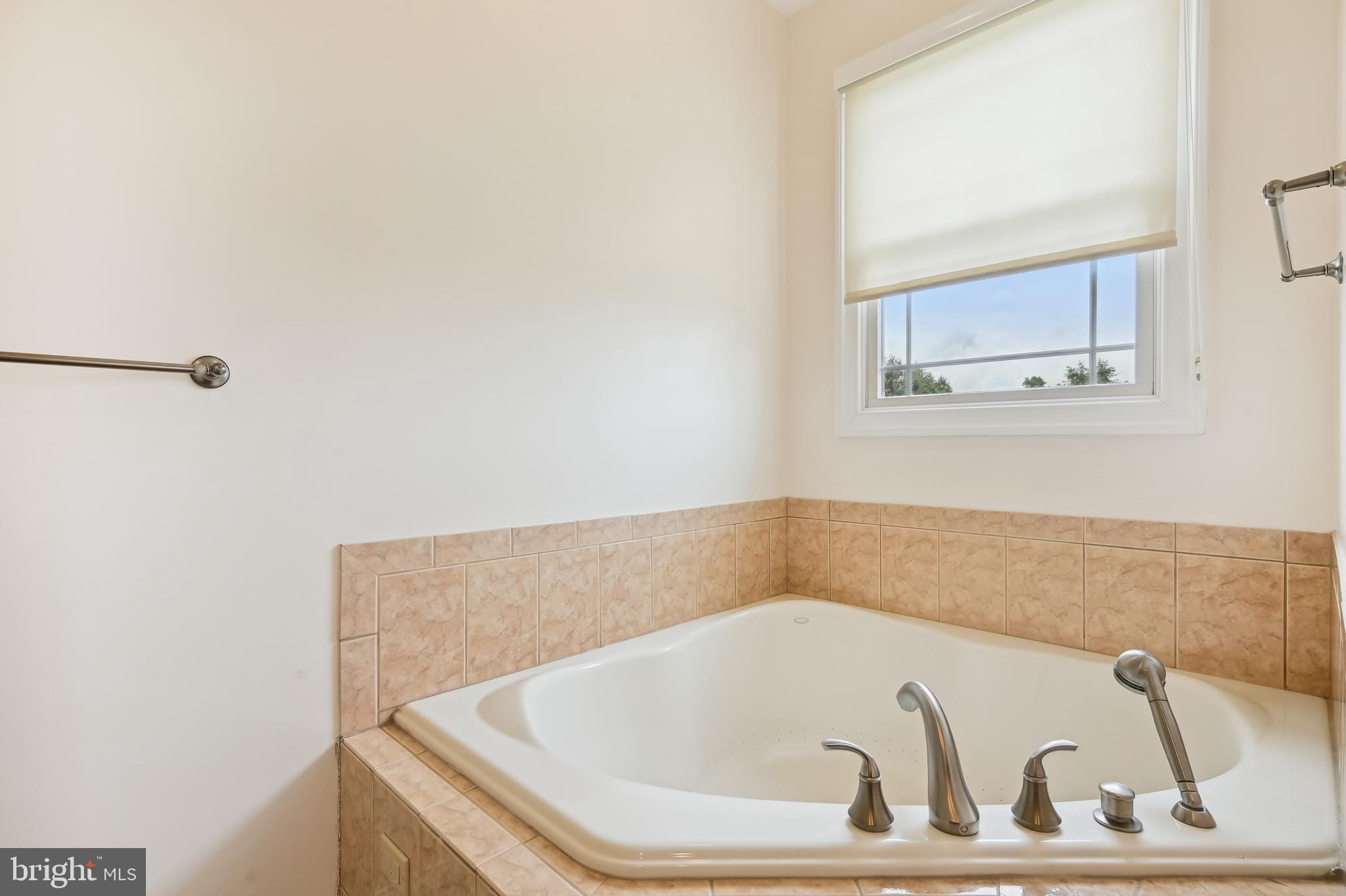 KENT ISLAND - Residential