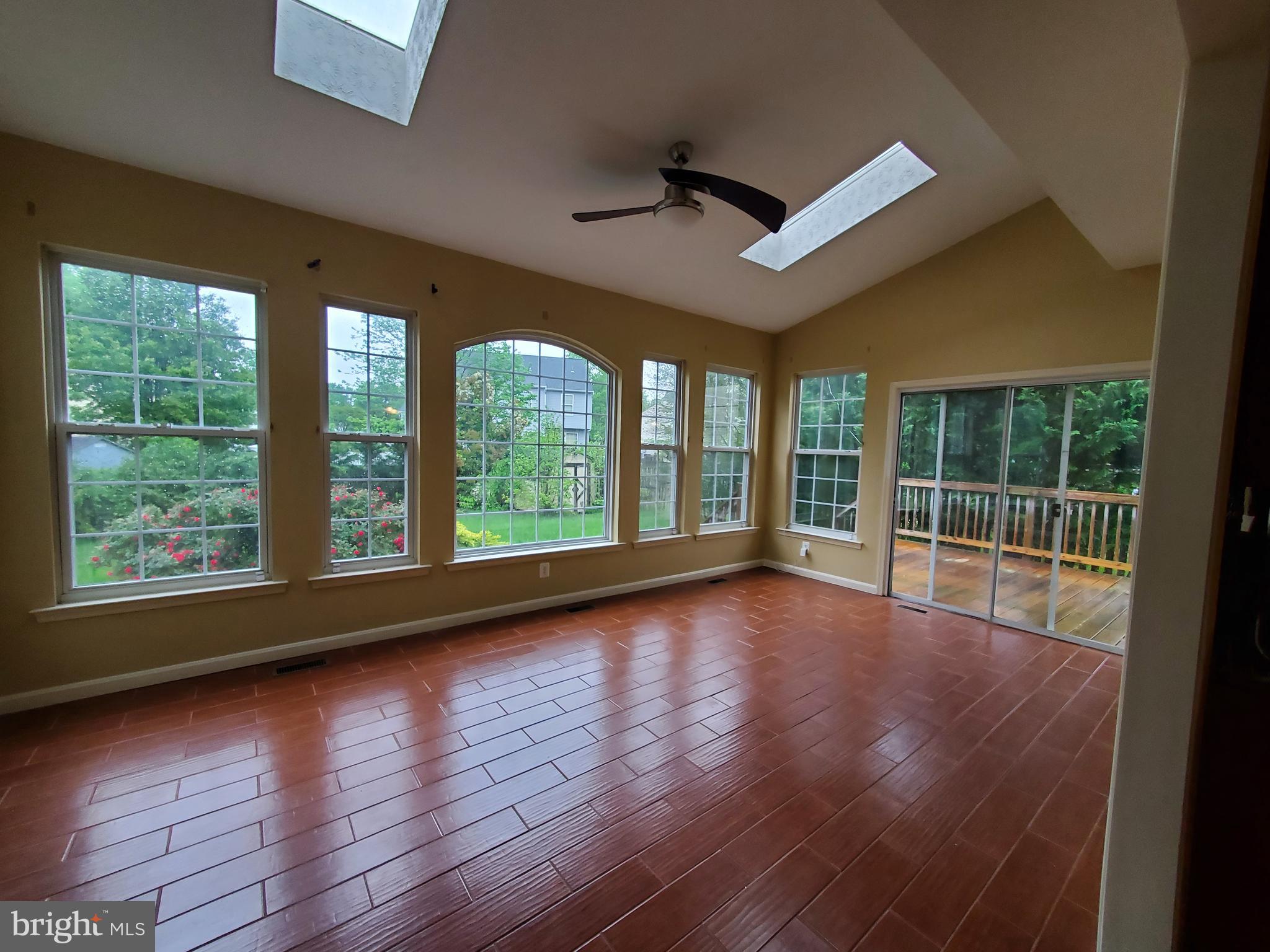 STREAMVIEW SUB - Residential