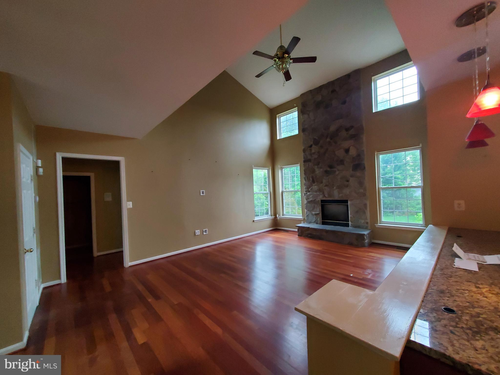 STREAMVIEW SUB - Residential