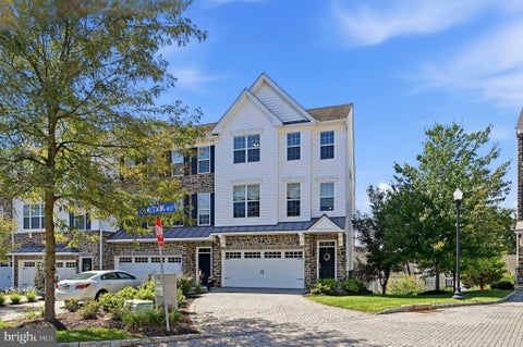 Townhouse For Sale - 121 Corvus Circle<br/> MEDIA, PA 19063