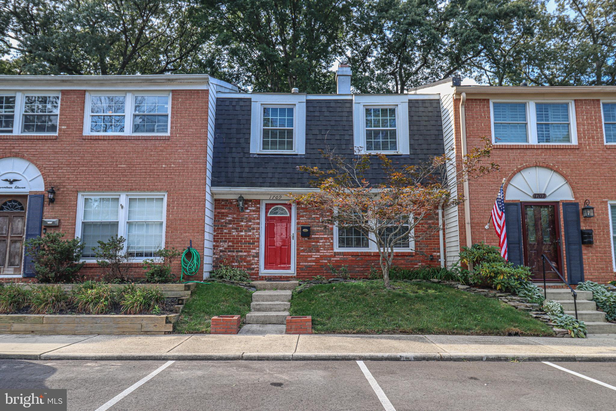 1709 GRANITE COURT