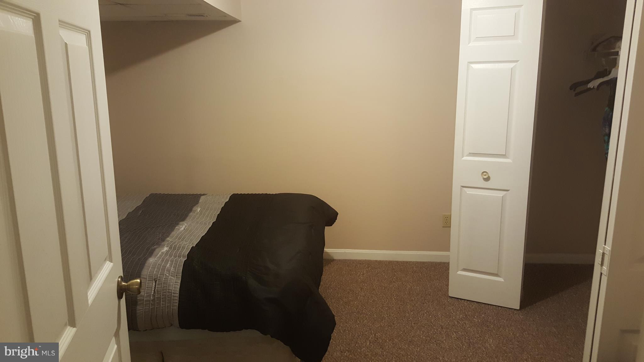 GOLDEN BEACH - Residential